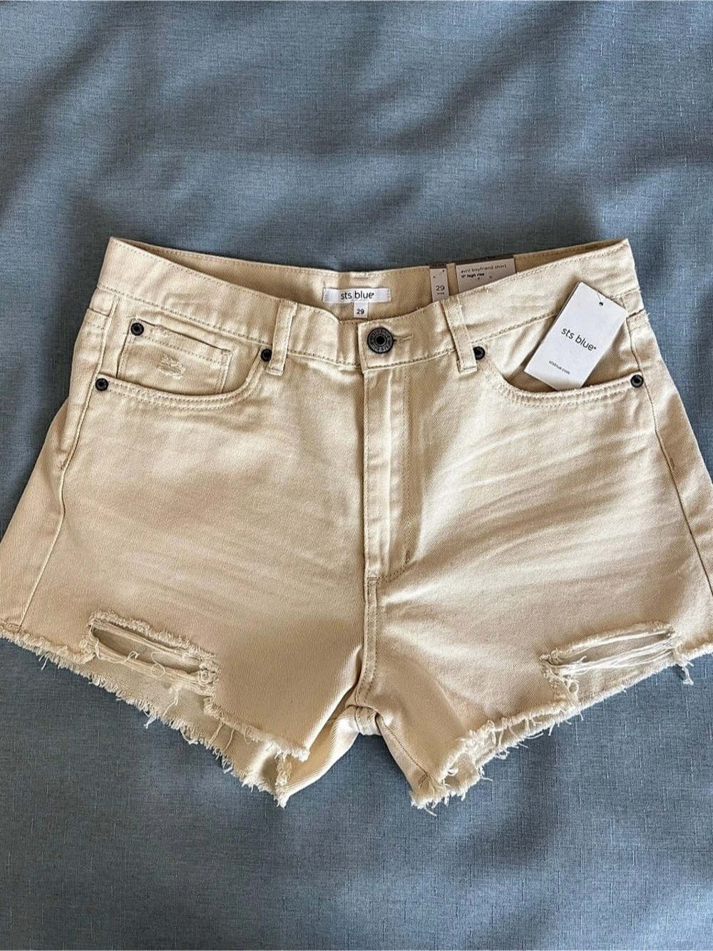 New NWT STS Blue 29 Avril High Rise Distressed Denim Boyfriend Shorts Beige Ecru